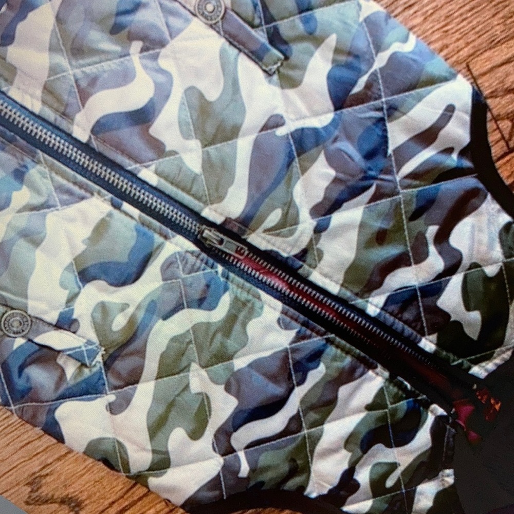Good condition sleeveless jackets